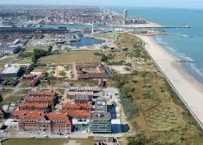 Hedendaags, Verzorgd Appartement Op Unieke Locatie