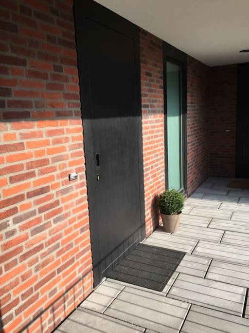 Hedendaags, Verzorgd Op Unieke Locatie Ostende